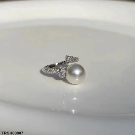 Round Pearl Ring